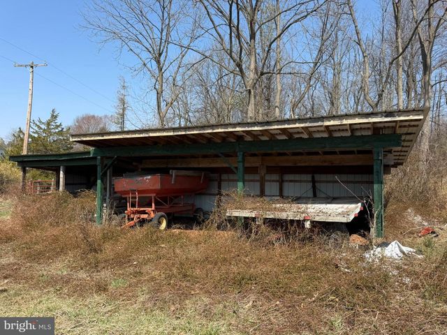 88 KREMP RD, Mohnton, PA 19540