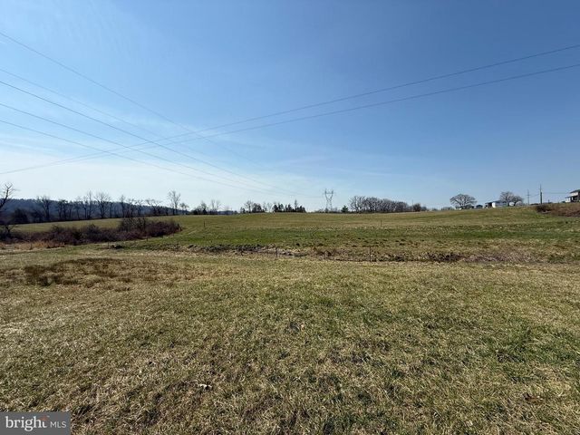 88 KREMP RD, Mohnton, PA 19540