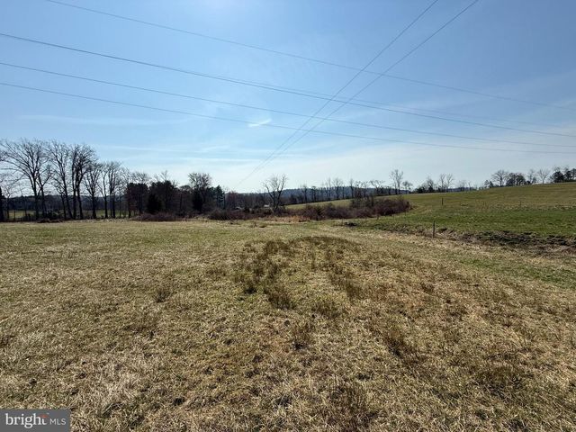 88 KREMP RD, Mohnton, PA 19540