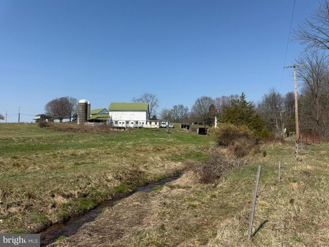 88 KREMP RD, Mohnton, PA 19540