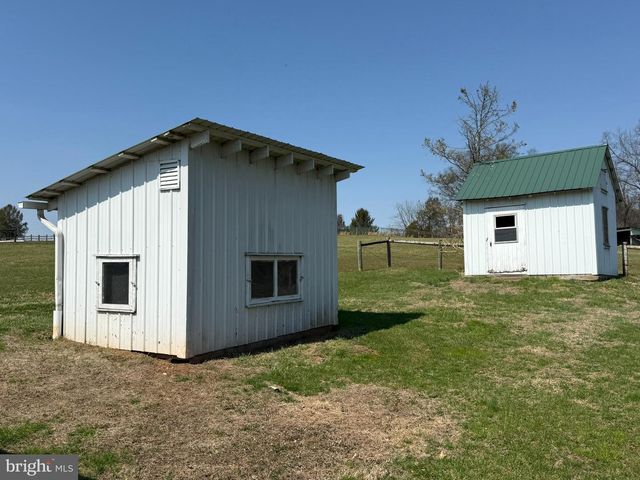 88 KREMP RD, Mohnton, PA 19540