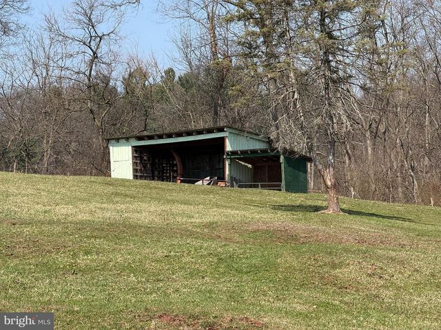 88 KREMP RD, Mohnton, PA 19540