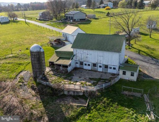 88 KREMP RD, Mohnton, PA 19540