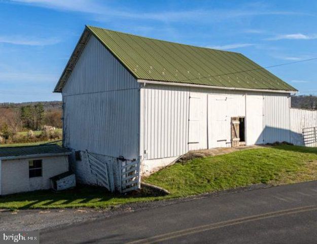 88 KREMP RD, Mohnton, PA 19540