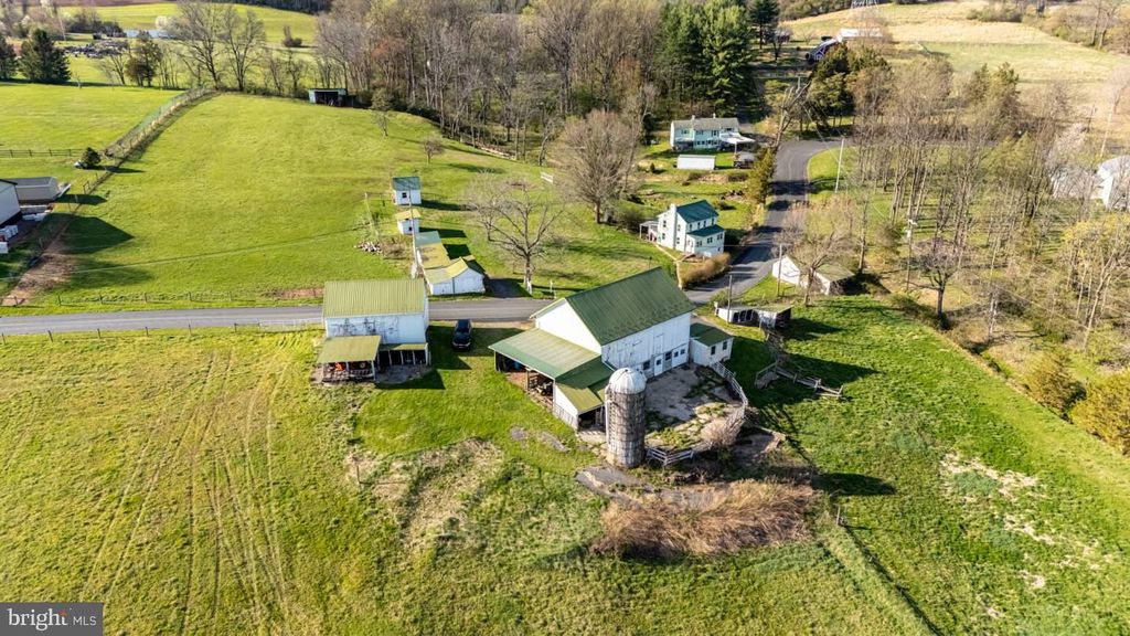 88 KREMP RD, Mohnton, PA 19540