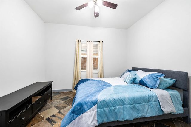 5723 Petty Street, Houston, TX 77007