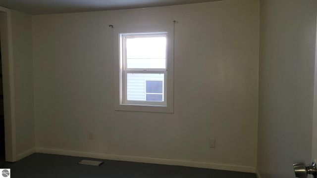 125 Park Drive, Alma, MI 48801