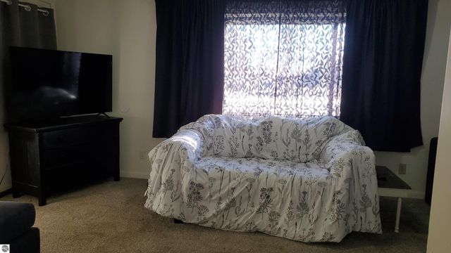 125 Park Drive, Alma, MI 48801