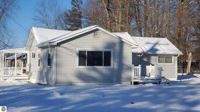 125 Park Drive, Alma, MI 48801