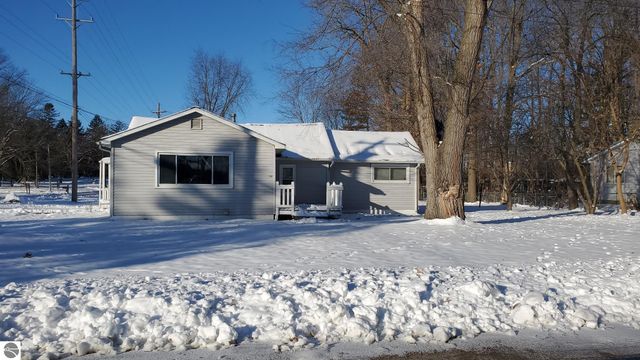 125 Park Drive, Alma, MI 48801