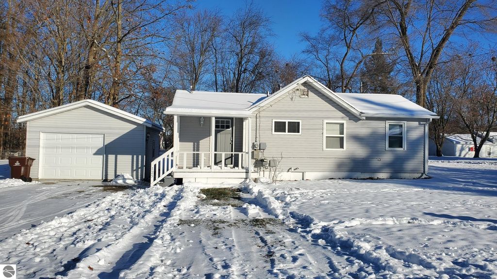125 Park Drive, Alma, MI 48801