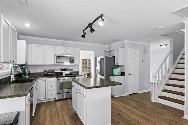 5460 Angel Oaks Drive, Winston-salem, NC 27105