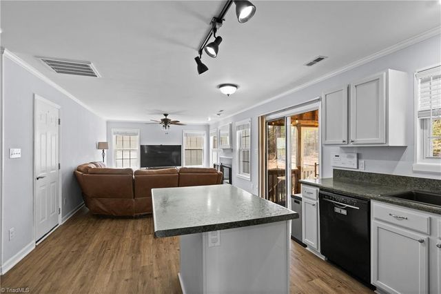 5460 Angel Oaks Drive, Winston-salem, NC 27105