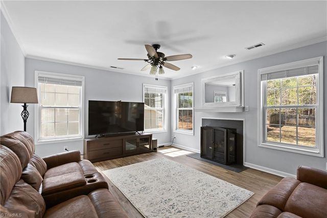 5460 Angel Oaks Drive, Winston-salem, NC 27105