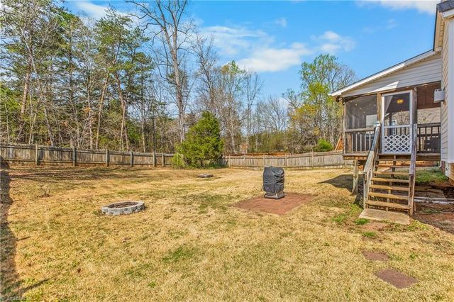 5460 Angel Oaks Drive, Winston-salem, NC 27105