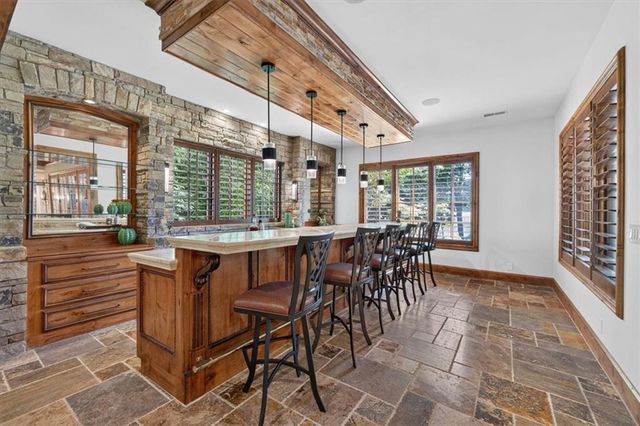 200 Hever Knoll Street, Loch Lloyd, MO 64012