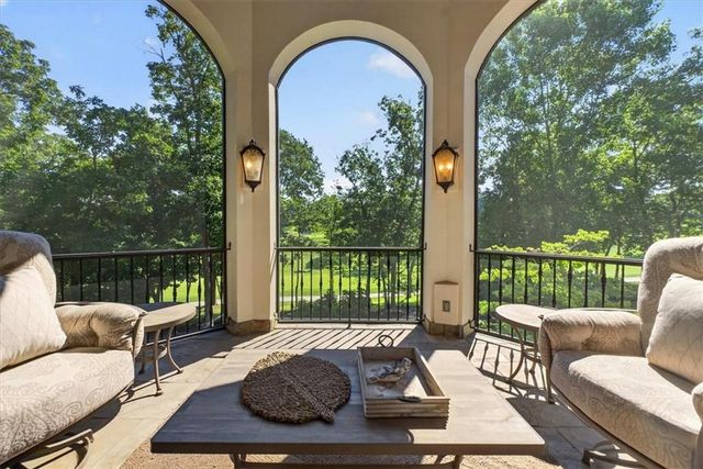 200 Hever Knoll Street, Loch Lloyd, MO 64012