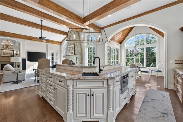 200 Hever Knoll Street, Loch Lloyd, MO 64012