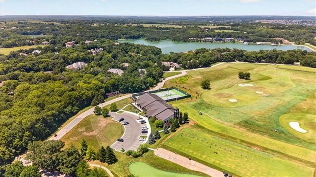 200 Hever Knoll Street, Loch Lloyd, MO 64012
