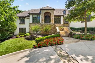 200 Hever Knoll Street, Loch Lloyd, MO 64012