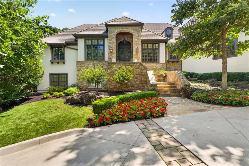 200 Hever Knoll Street, Loch Lloyd, MO 64012
