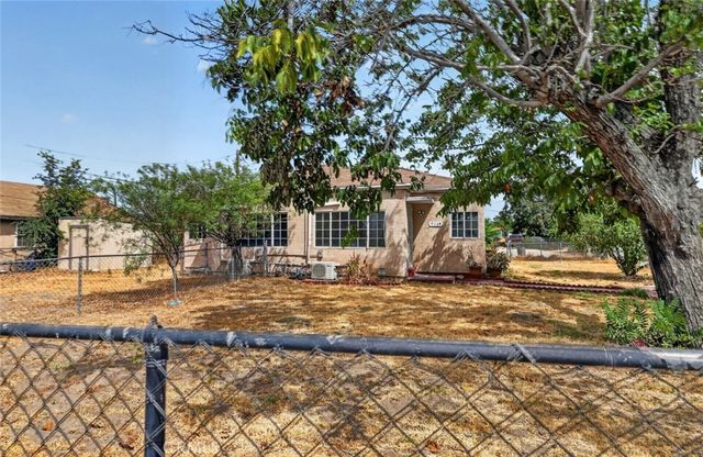 938 E 2nd Street A, San Bernardino, CA 92408