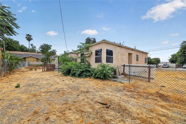 938 E 2nd Street A, San Bernardino, CA 92408