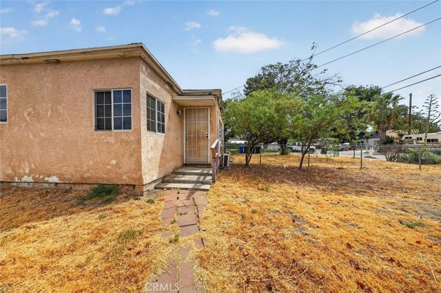938 E 2nd Street A, San Bernardino, CA 92408