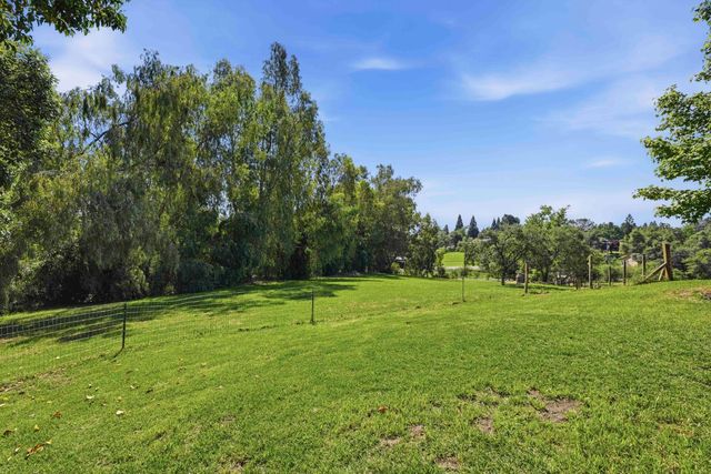 7945 Callison Rd, Penryn, CA 95663