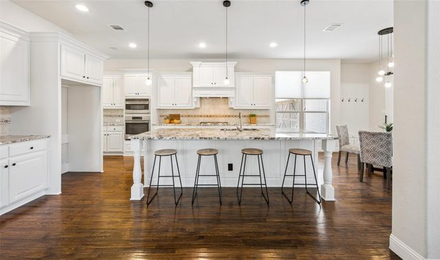 4664 Maverick Way, Carrollton, TX 75010