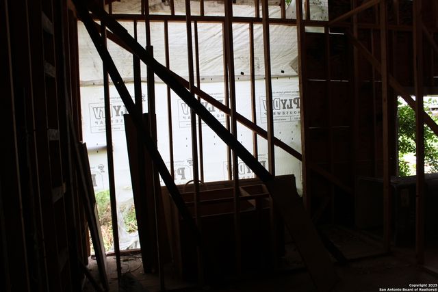 365 N San Gabriel Ave, San Antonio, TX 78237