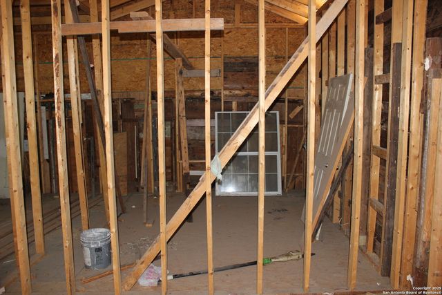 365 N San Gabriel Ave, San Antonio, TX 78237