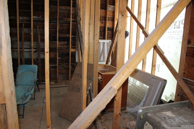 365 N San Gabriel Ave, San Antonio, TX 78237