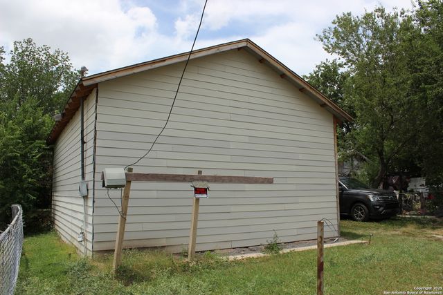 365 N San Gabriel Ave, San Antonio, TX 78237