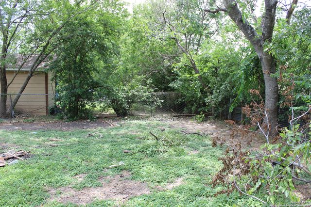 365 N San Gabriel Ave, San Antonio, TX 78237