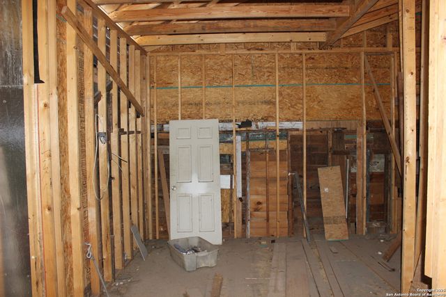 365 N San Gabriel Ave, San Antonio, TX 78237