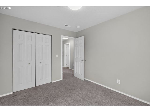 4274 Se OAK St, Hillsboro, OR 97123