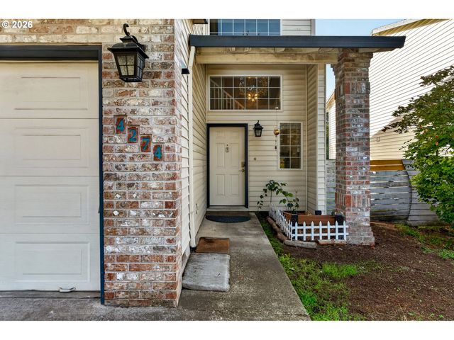 4274 Se OAK St, Hillsboro, OR 97123