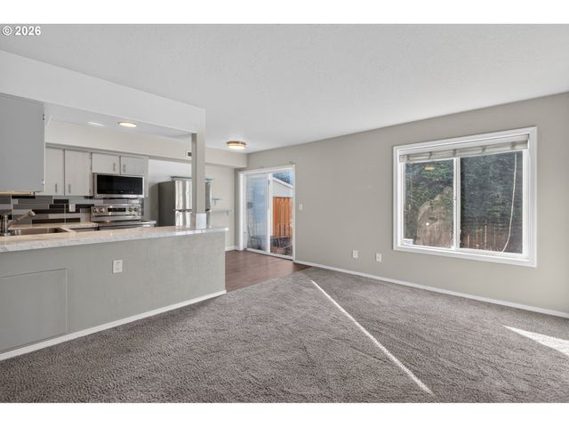 4274 Se OAK St, Hillsboro, OR 97123