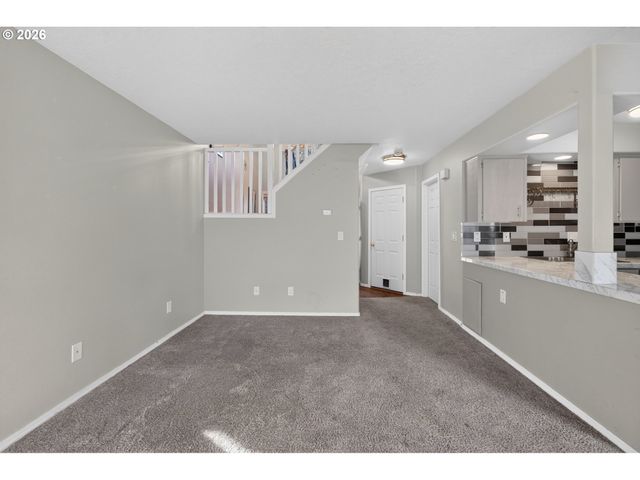 4274 Se OAK St, Hillsboro, OR 97123