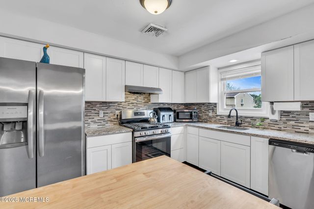 239 Cape May Avenue, Bayville, NJ 08721