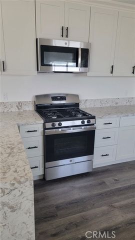 880 S State, Hemet, CA 92543