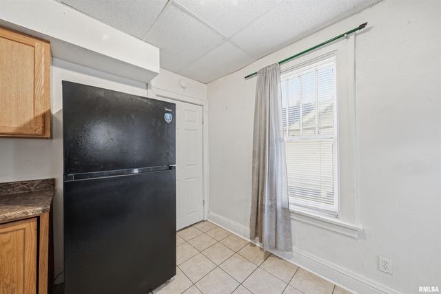 2002 N ELLIS Street, Peoria, IL 61604