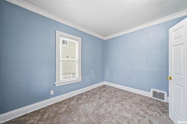 2002 N ELLIS Street, Peoria, IL 61604