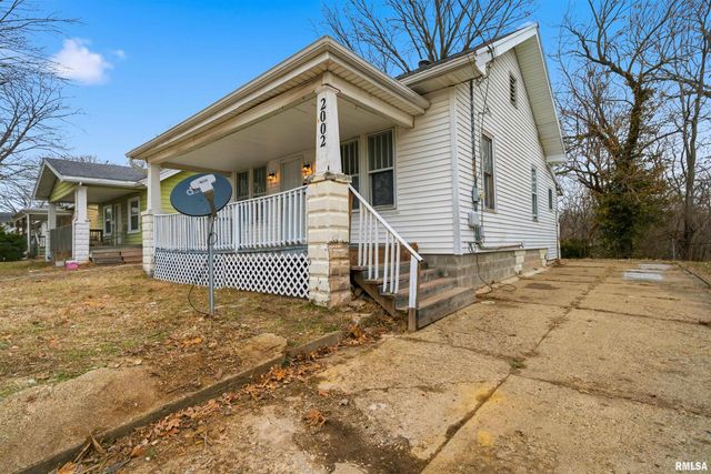 2002 N ELLIS Street, Peoria, IL 61604