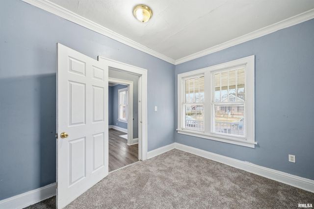 2002 N ELLIS Street, Peoria, IL 61604