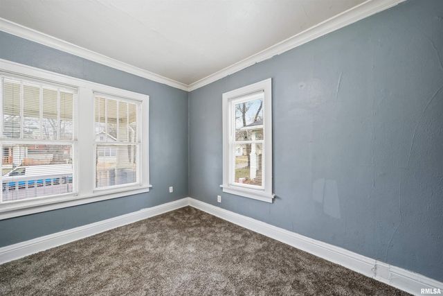 2002 N ELLIS Street, Peoria, IL 61604