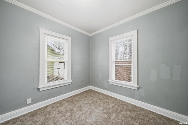 2002 N ELLIS Street, Peoria, IL 61604