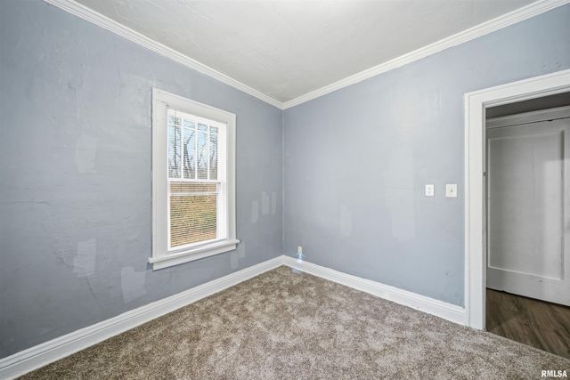 2002 N ELLIS Street, Peoria, IL 61604