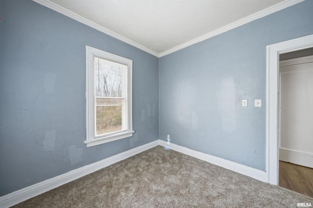 2002 N ELLIS Street, Peoria, IL 61604